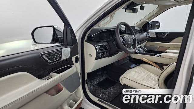 Lincoln Navigator 4세대 3.5L чёрный Label, 2018 10