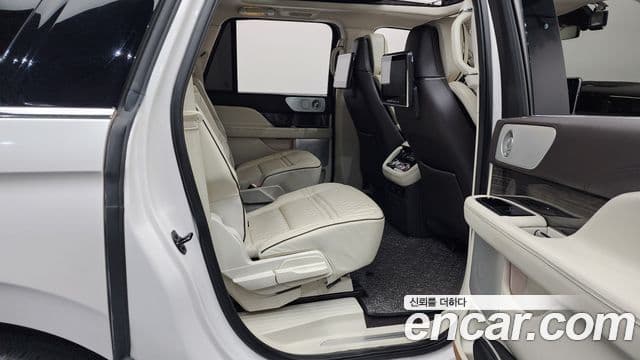 Lincoln Navigator 4세대 3.5L чёрный Label, 2018 12