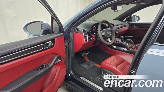 Porsche Cayenne (PO536) 4.0 турбо купе, 2020 10