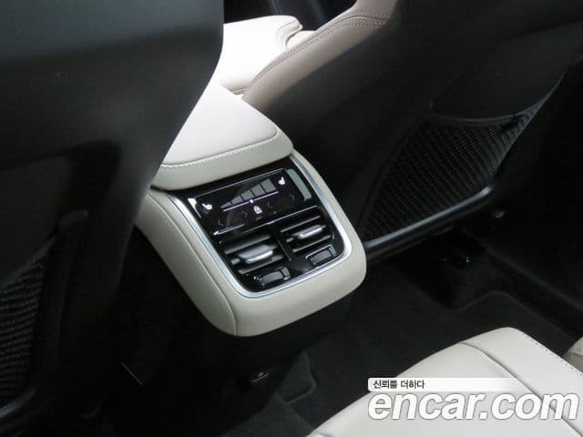 Volvo XC90 2세대 B6 Ultra Bright, 2026 13