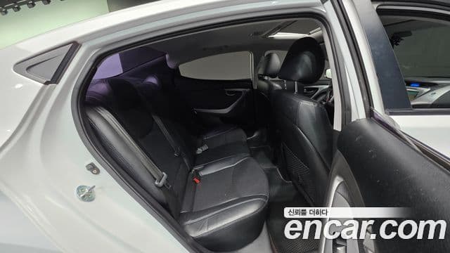 Hyundai Avante MD M16 GDI Avenue, 2013 19