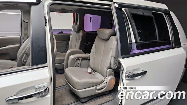 Kia Carnival R Premium, 2014 11