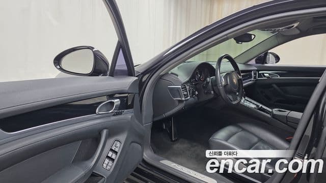 Porsche Panamera 970, 2011 10