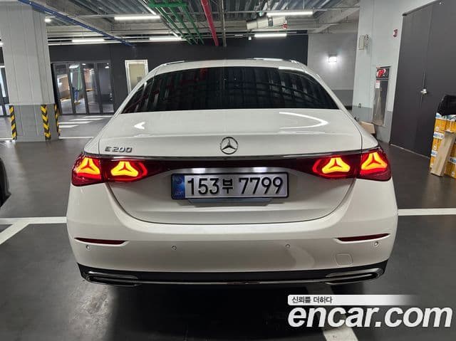 Mercedes-Benz E-класс W214 Avantgarde, 2025 4