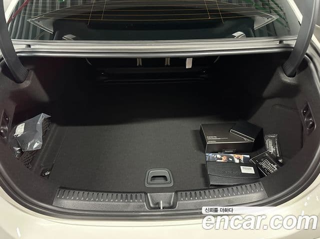 Mercedes-Benz E-класс W214 Avantgarde, 2025 18