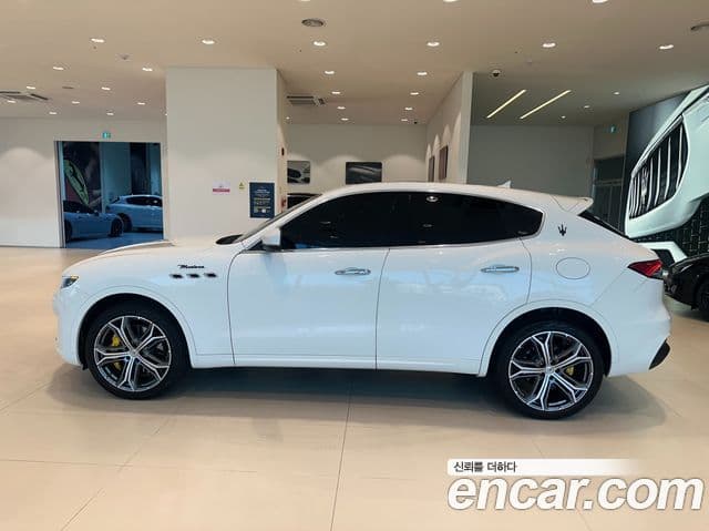 Maserati Levante 3.0 S AWD Modena, 2023 3