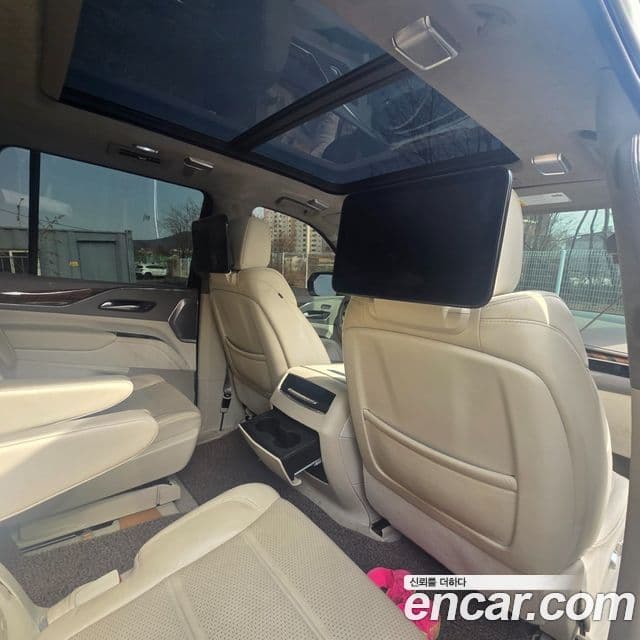 Cadillac Escalade 5세대 Sport Platinum, 2023 13
