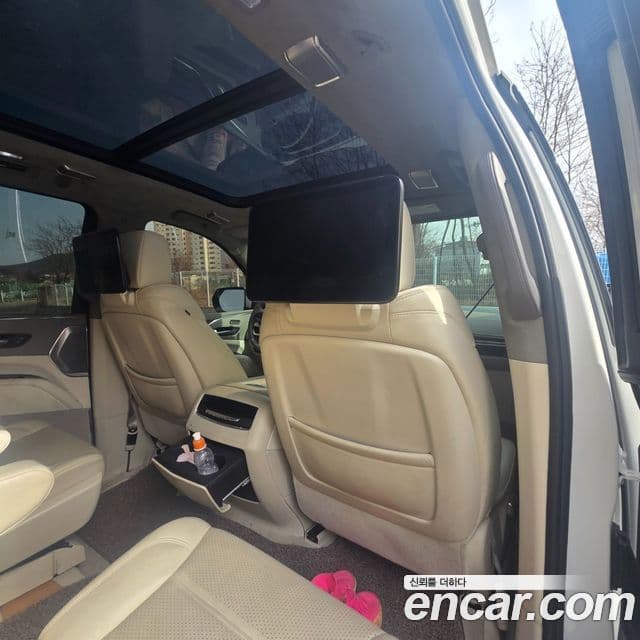 Cadillac Escalade 5세대 Sport Platinum, 2023 17