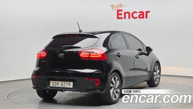 Kia The / новый New Pride Prestige, 2015 2