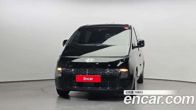 Hyundai Staria Modern, 2025 3