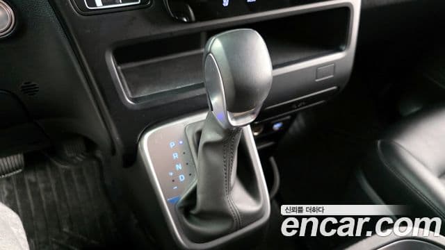 Hyundai Staria Modern, 2025 9