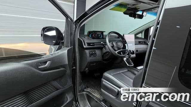 Hyundai Staria Modern, 2025 10
