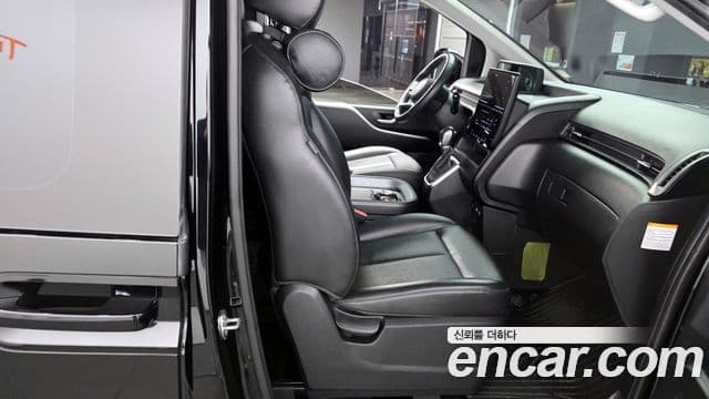 Hyundai Staria Modern, 2025 12