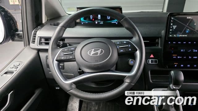 Hyundai Staria Modern, 2025 13