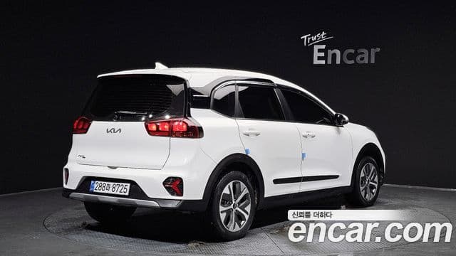 Kia Niro Plus Light (таксомоторный тип), 2023 2