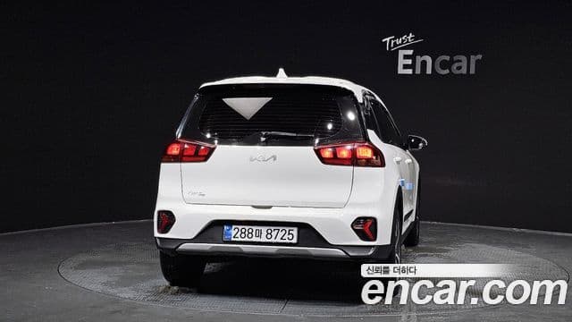Kia Niro Plus Light (таксомоторный тип), 2023 4
