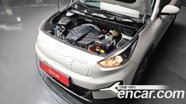 Kia Niro Plus Light (таксомоторный тип), 2023 6