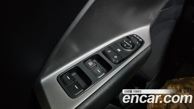 Kia Niro Plus Light (таксомоторный тип), 2023 13