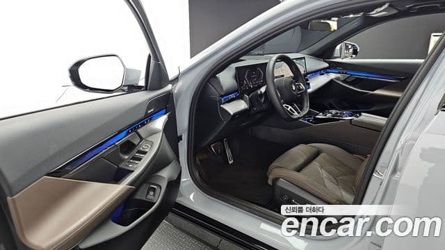 BMW 5시리즈 (G60) 520i M Sport, 2025 11