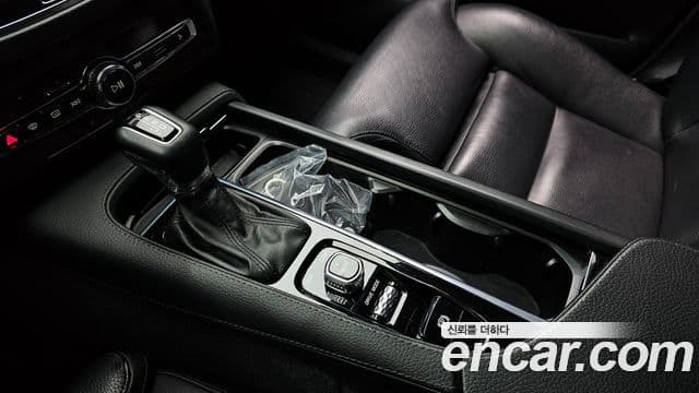 Volvo XC90 2세대 D5 Momentum, 2017 9
