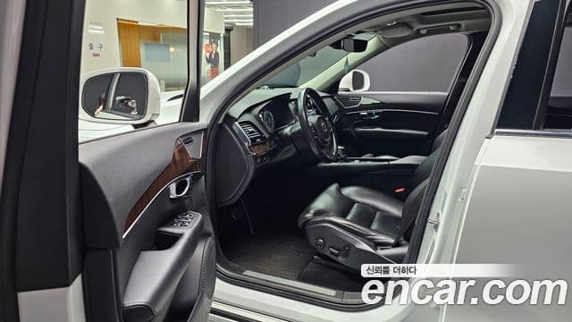 Volvo XC90 2세대 D5 Momentum, 2017 11