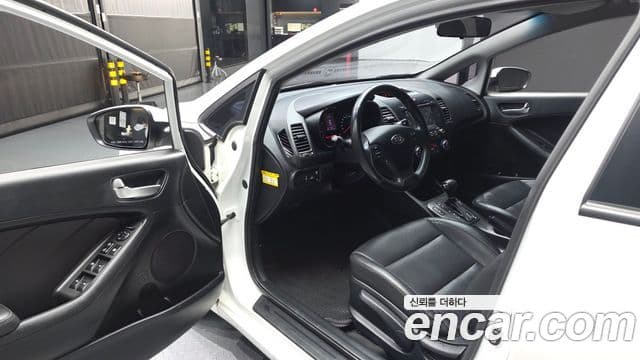 Kia K3 Trendy, 2013 10