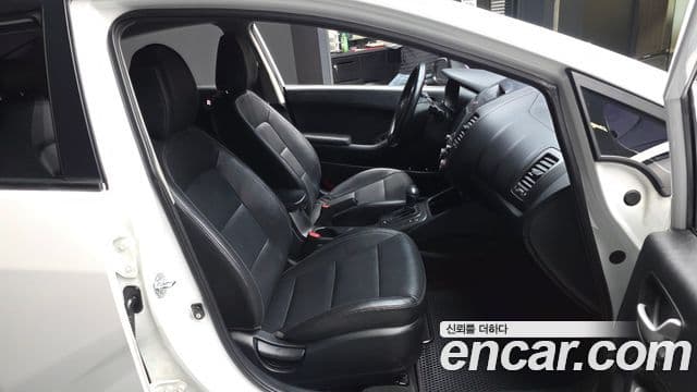 Kia K3 Trendy, 2013 11