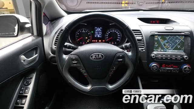Kia K3 Trendy, 2013 13