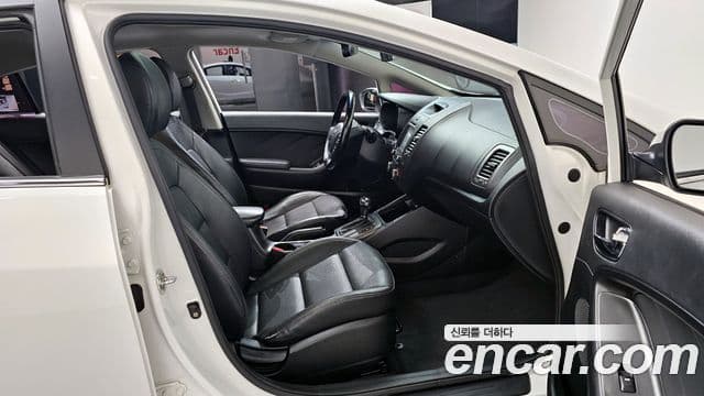 Kia K3 Trendy, 2013 10