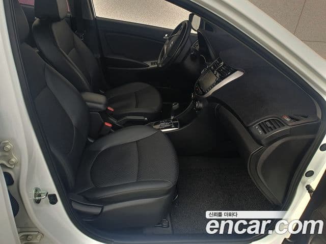 Hyundai Accent(новый кузов / новое поколение) Premium, 2016 9