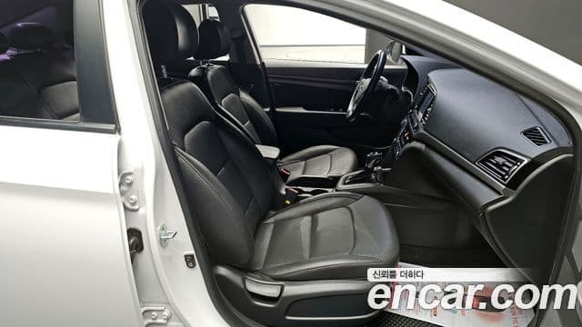 Hyundai Avante AD 1.6 GDI Smart, 2017 10