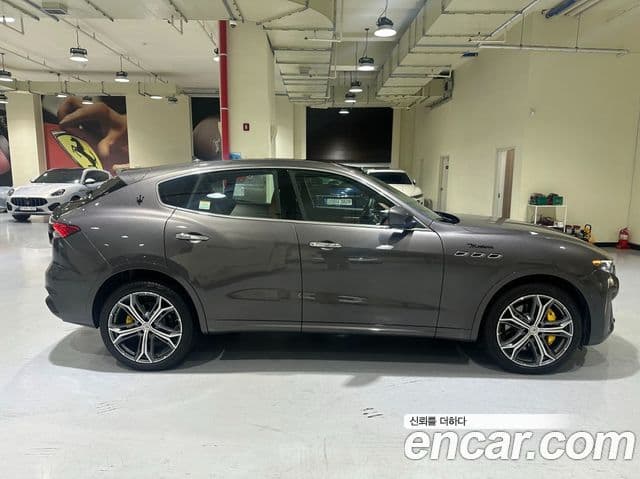 Maserati Levante 3.0 S AWD Modena, 2023 3