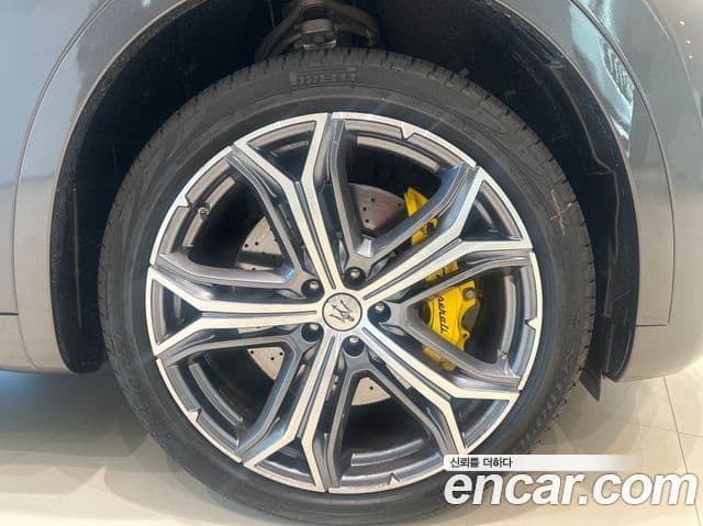 Maserati Levante 3.0 S AWD Modena, 2023 все фото