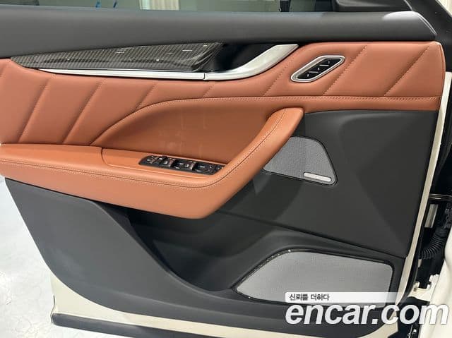 Maserati Levante 3.0 S AWD Modena, 2023 16