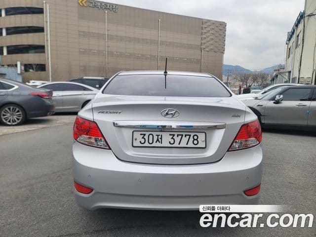 Hyundai Accent(новый кузов / новое поколение) Premium, 2015 6