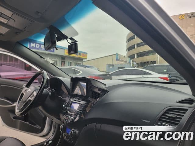 Hyundai Accent(новый кузов / новое поколение) Premium, 2015 11