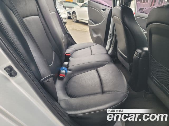 Hyundai Accent(новый кузов / новое поколение) Premium, 2015 16