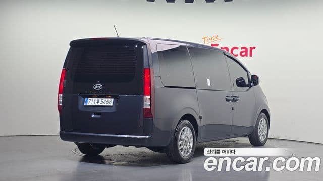 Hyundai Staria Modern, 2025 2