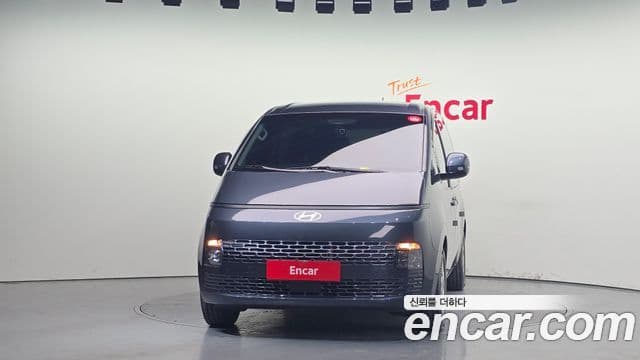 Hyundai Staria Modern, 2025 3