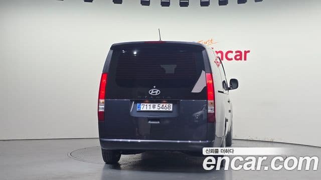 Hyundai Staria Modern, 2025 4