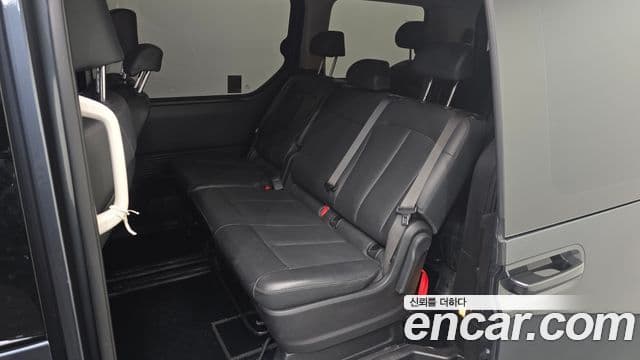 Hyundai Staria Modern, 2025 11