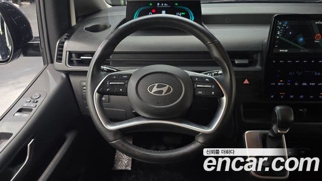 Hyundai Staria Modern, 2025 13
