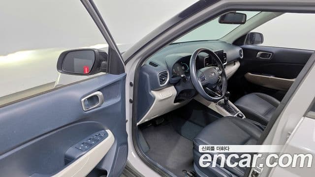 Hyundai Venue Premium, 2024 10