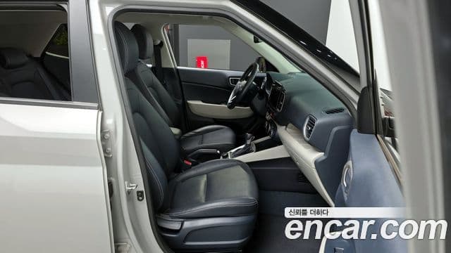 Hyundai Venue Premium, 2024 11