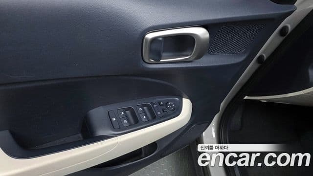 Hyundai Venue Premium, 2024 18