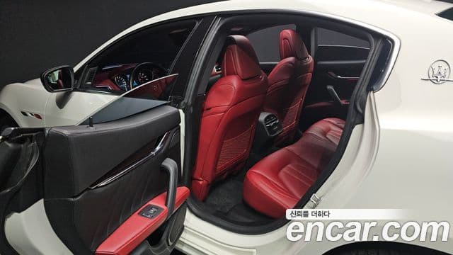 Maserati 기블리 3세대, 2019 12