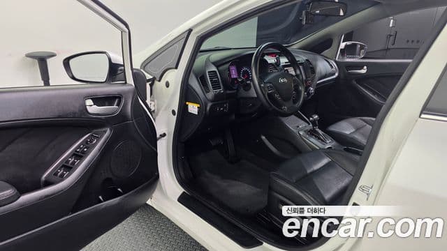 Kia K3 Trendy, 2013 10