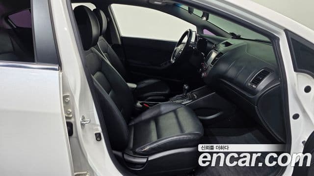 Kia K3 Trendy, 2013 12