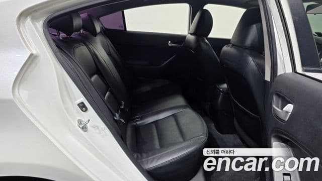 Kia K3 Trendy, 2013 13