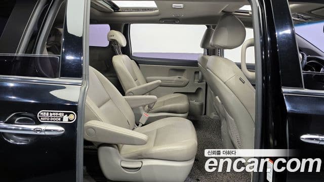 Kia The / новый New Carnival Luxury, 2019 12